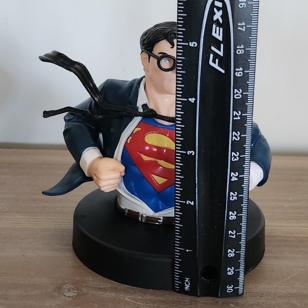 🦸‍♂️Superman Vinyl Figure – Clark Kent Transformation – CultureFly – Open Box - Picture 14 of 16